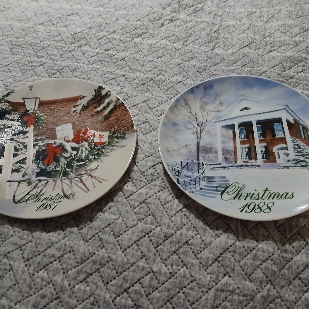 Smuckers collectors series Christmas plates. 1987 and 1988